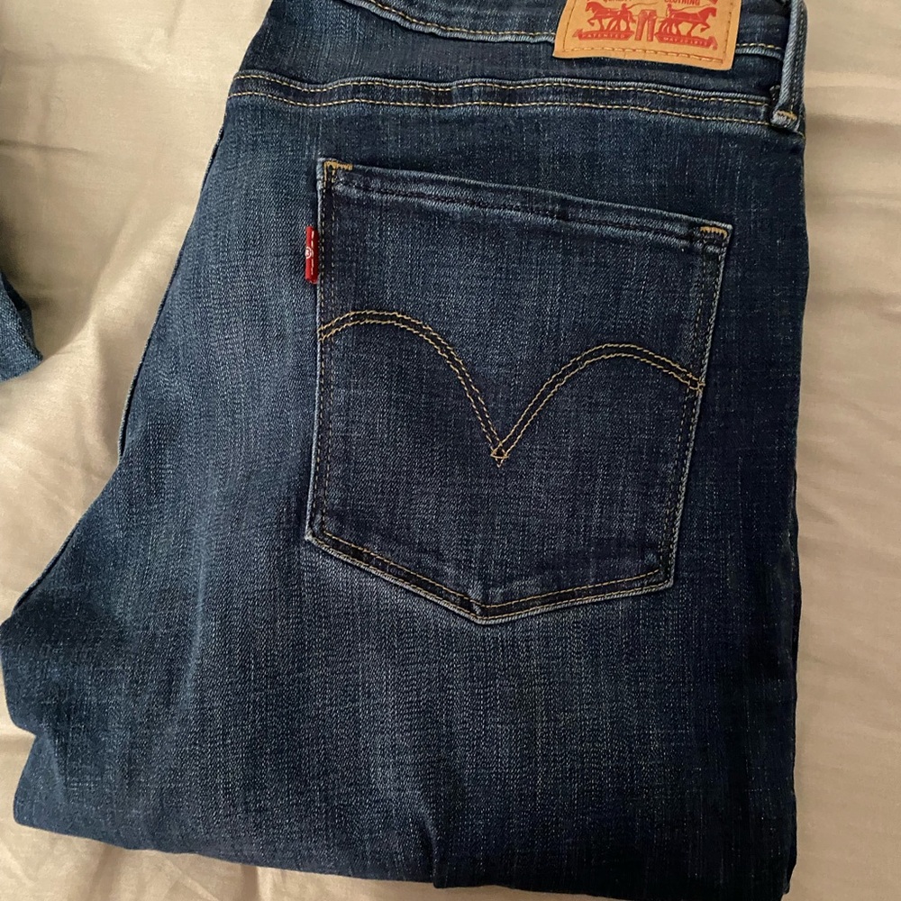 Women’s Levi’s Mid Rise Skinny size 14